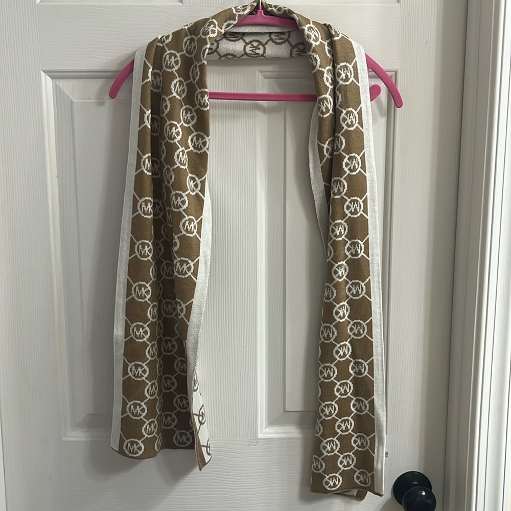 Reversible Michael Kors Scarf🧣